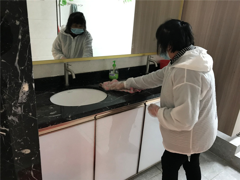 黄姨.jpg