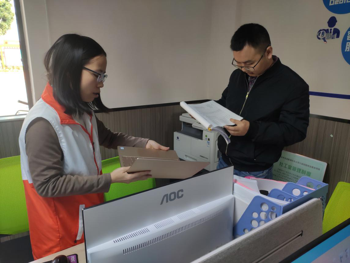 验收评估小组到各服务站点进行实地验收2.png