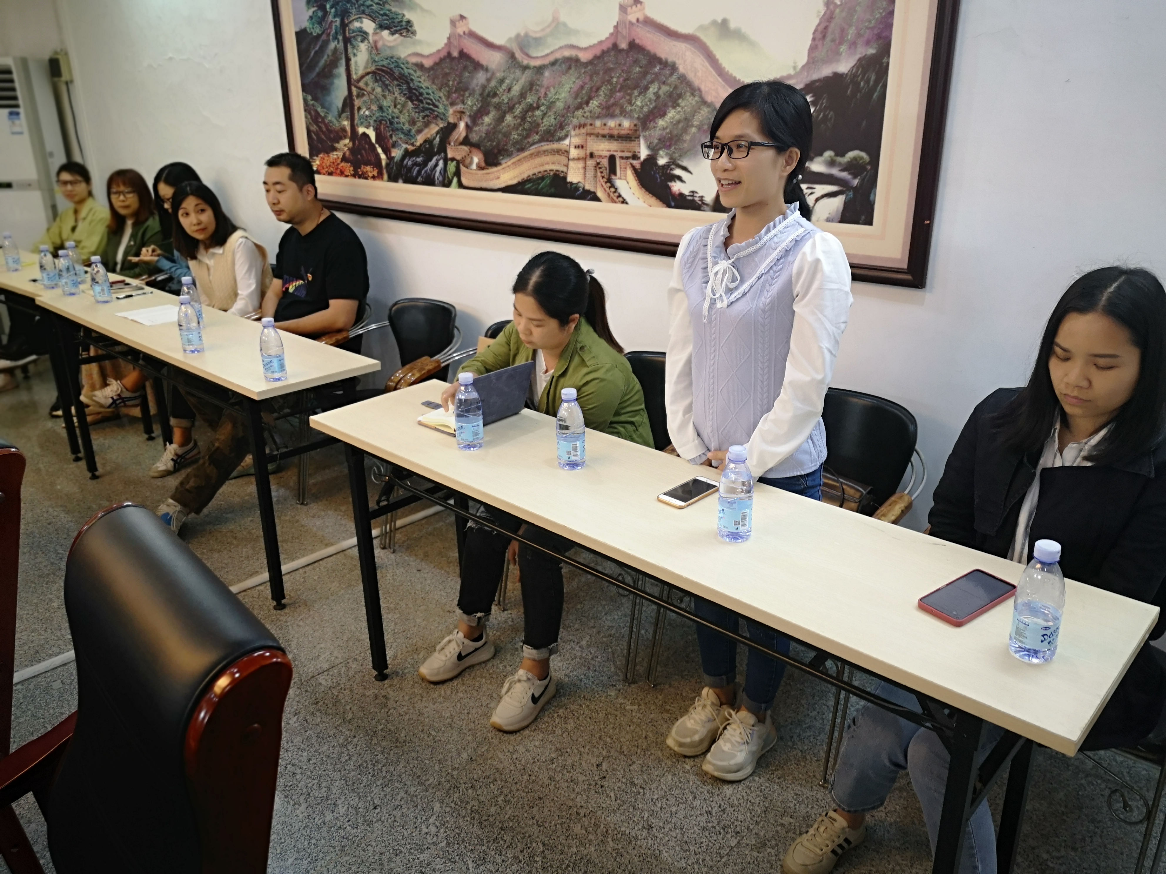 4年轻“两委”干部代表逐个发言谈工作体会和下一步工作思路.jpg