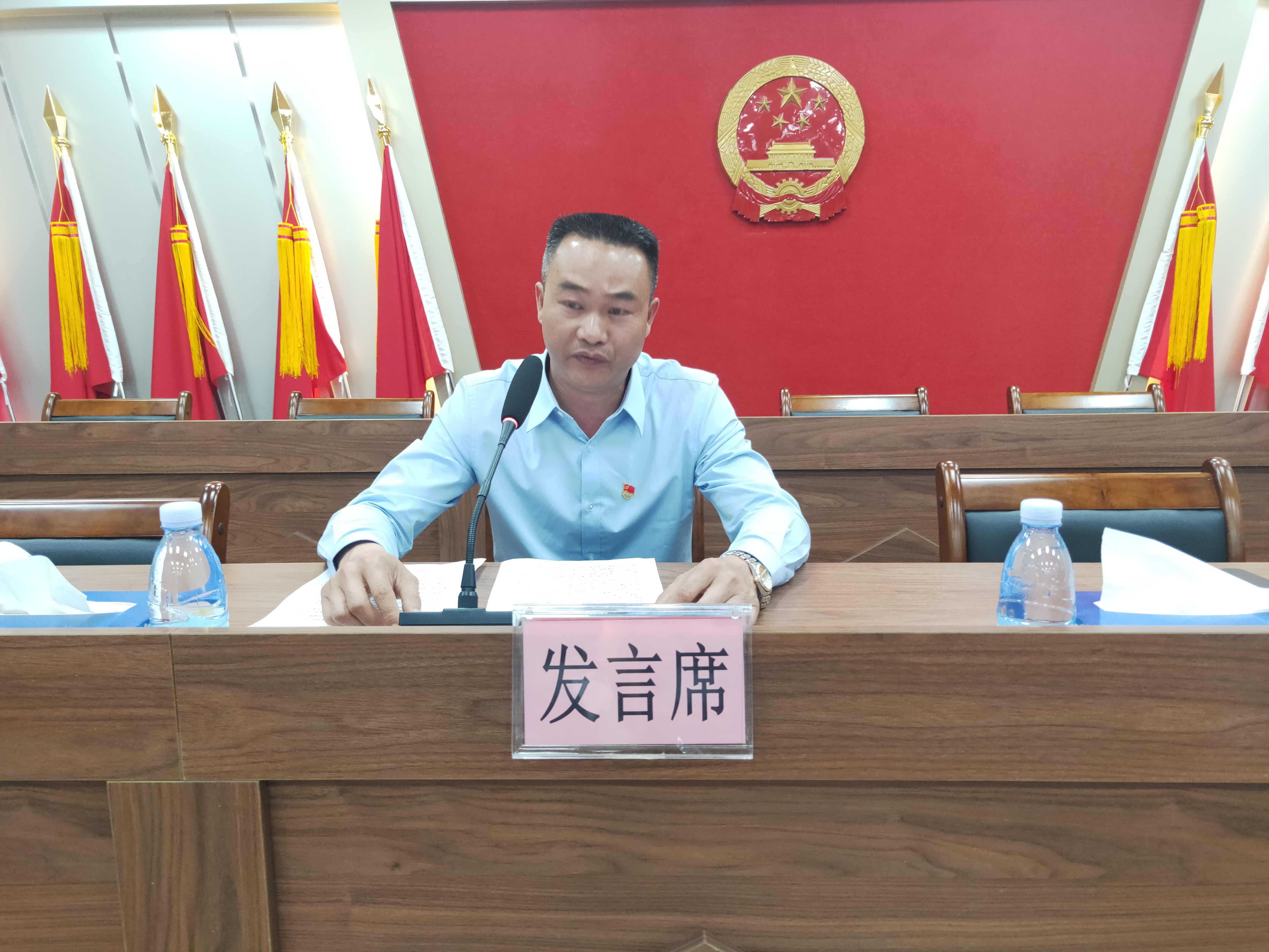 7村（社区）新旧党组织书记上台发言.jpg
