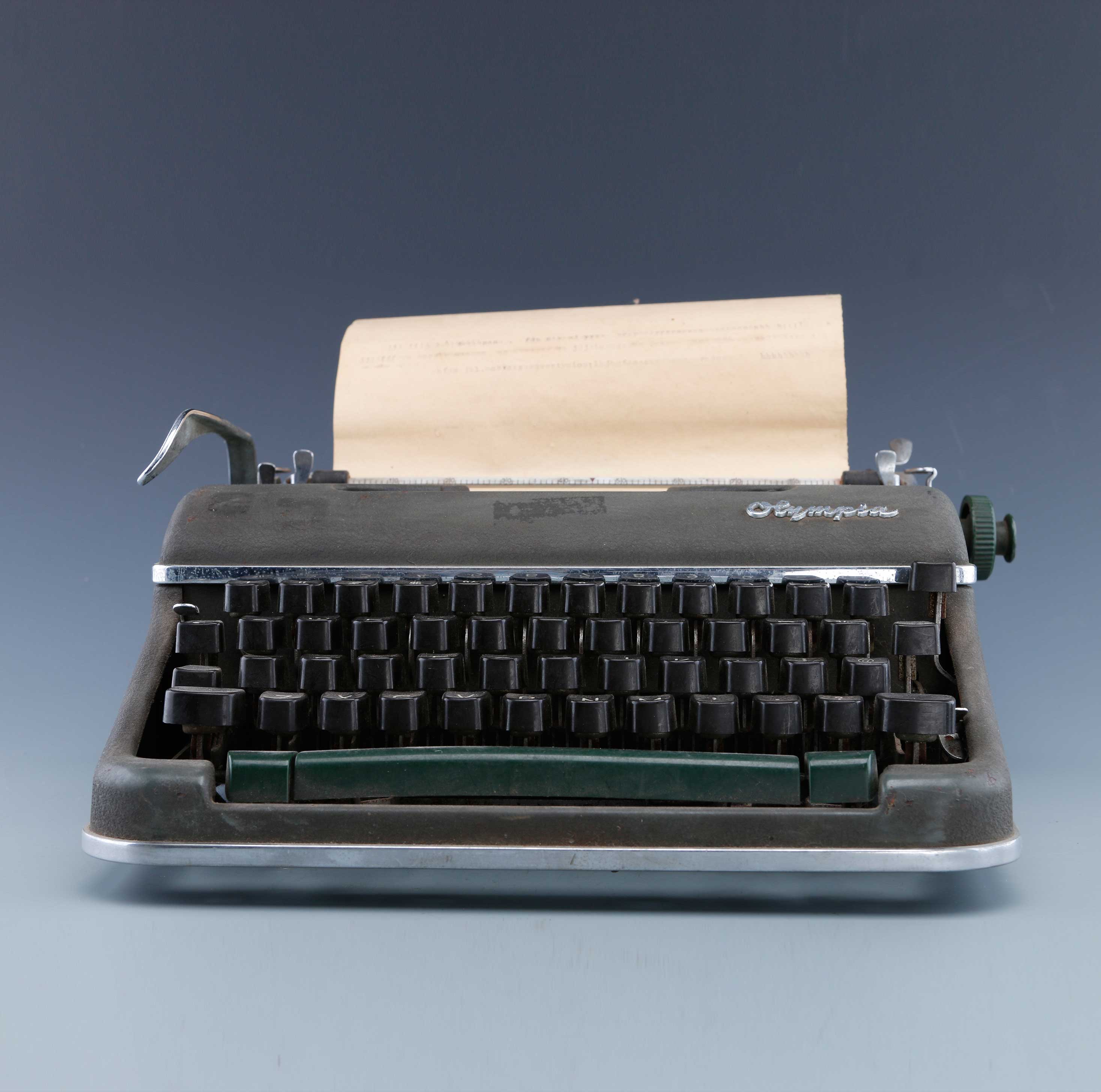 德国“olympia”英文打字机