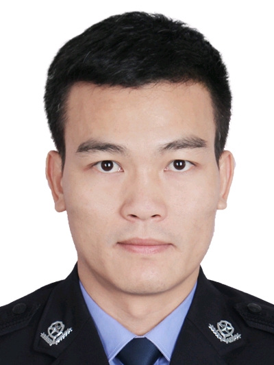 黄少龙.jpg