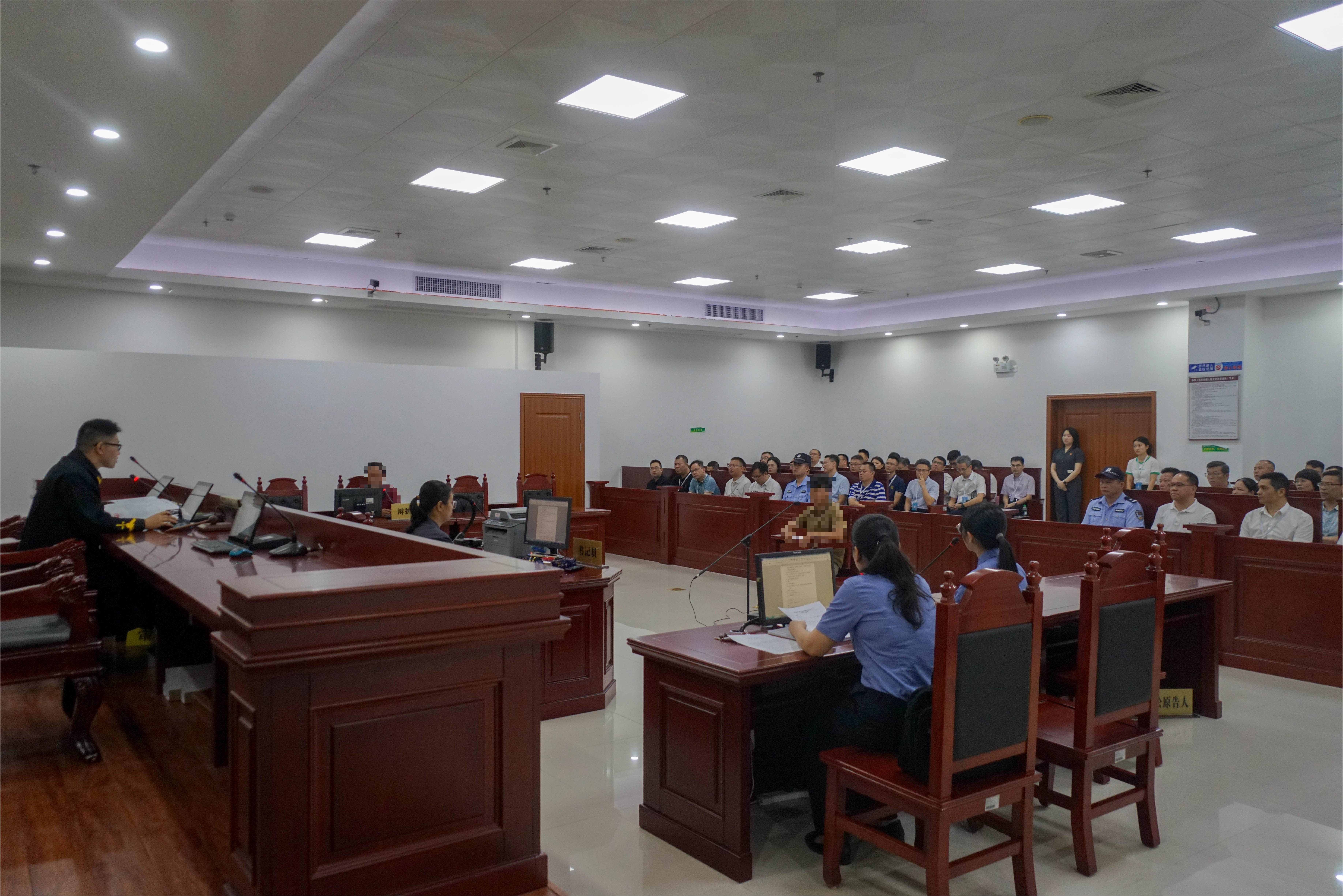 5.2023年领导干部旁听庭审活动现场.jpg