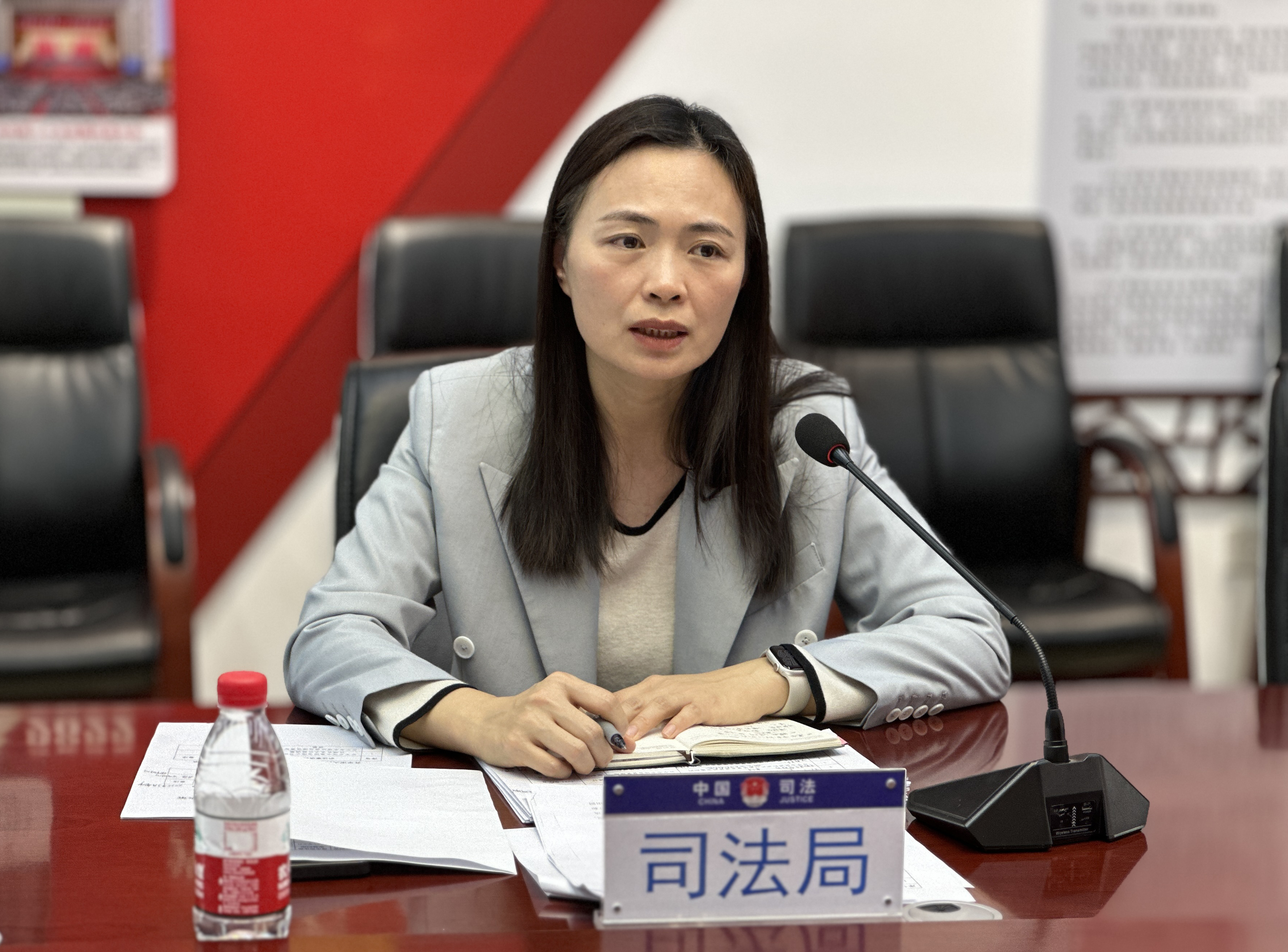 开平市2025年度政府规范性文件制定与重大行政决策事项评估论证会议2.jpg