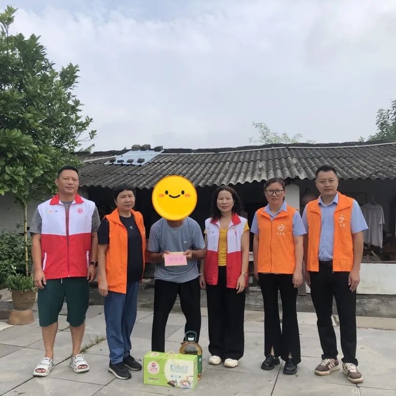 党建引领 情暖赤坎丨党员践行初心，慰问退伍老兵