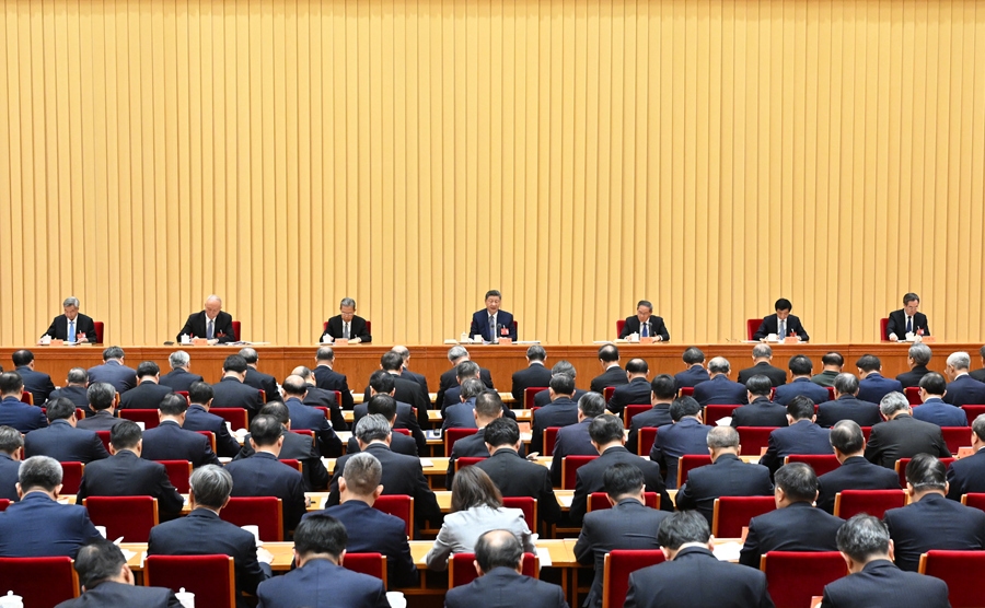 　　12月10日至11日，中央经济工作会议在北京举行。中共中央总书记、国家主席、中央军委主席习近平出席会议并发表重要讲话。李强、赵乐际、王沪宁、蔡奇、丁薛祥、李希出席会议。