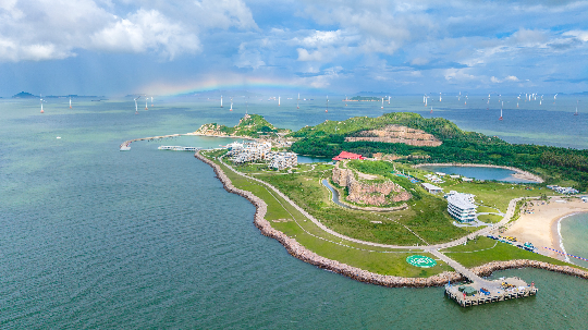 图为整治修复后的珠海市长琴岛