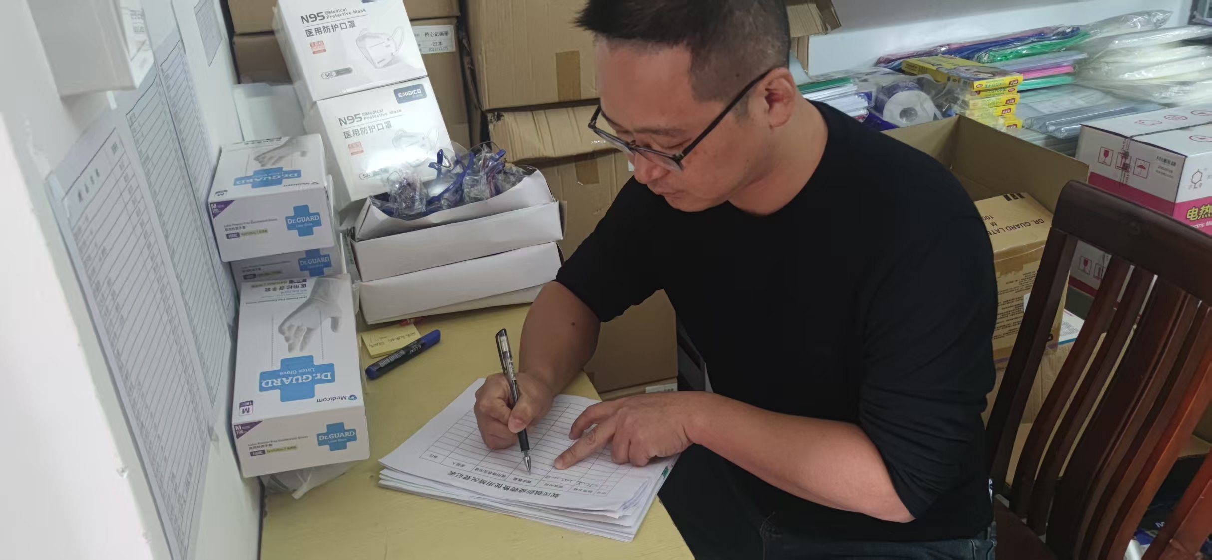 开平市退役军人第66期工作简报 用军人的忠诚与担当  坚强筑牢疫情防控防线.doc_2