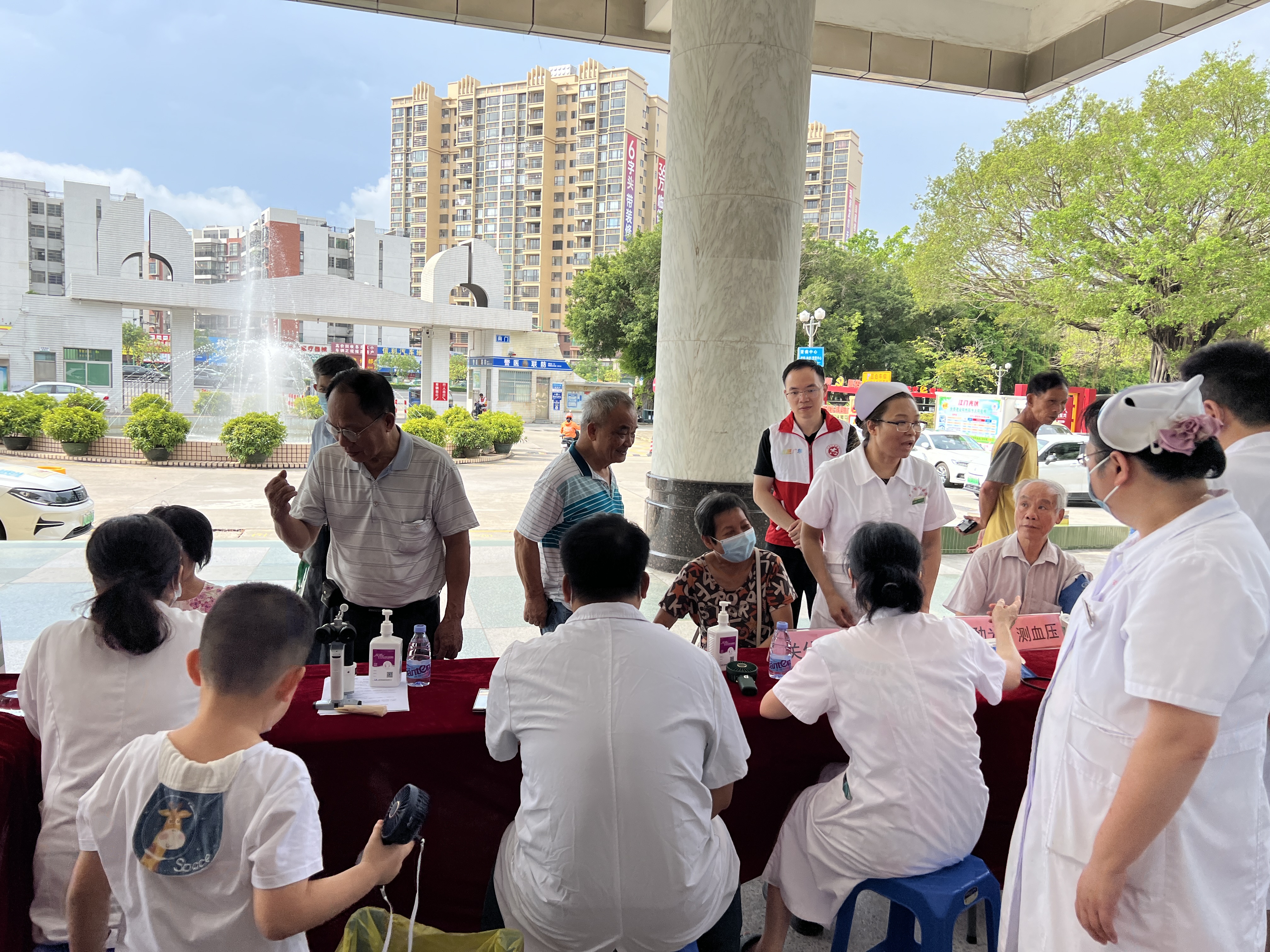 2026年6月6日，开平市卫生健康局在开平市中心医院举办全国“爱眼日”义诊宣教活动4.jpg