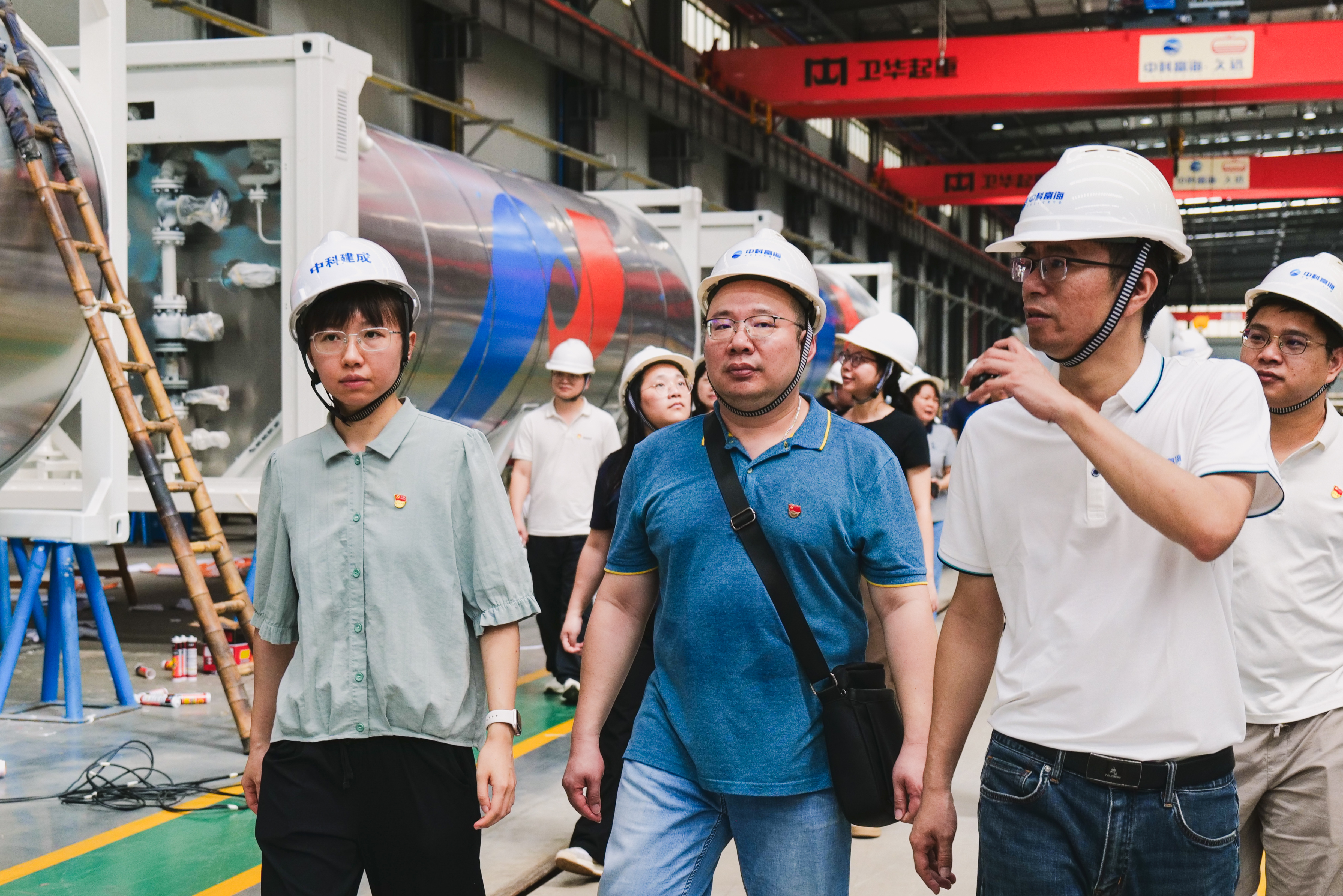 参观中科建成生产车间.jpg