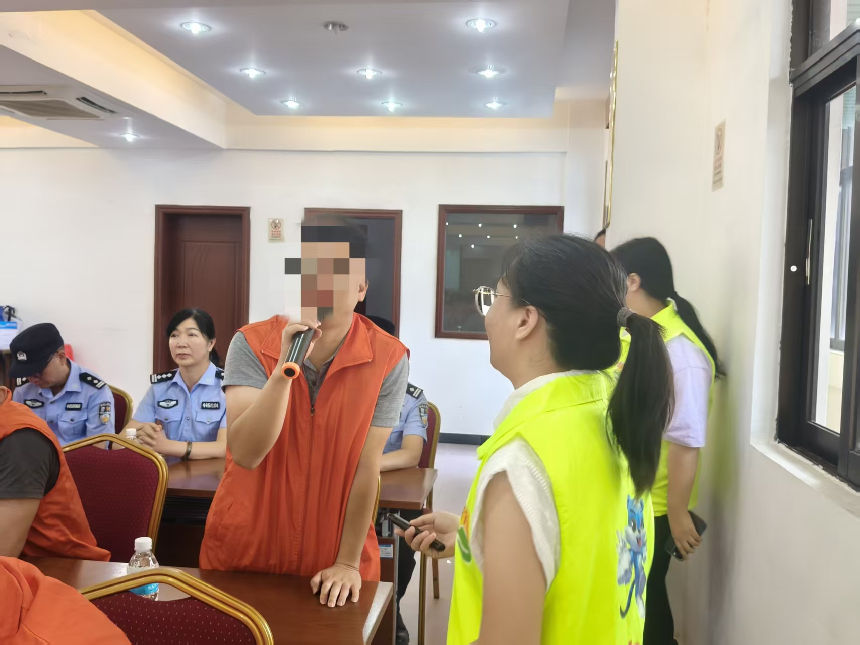 简报照片5.jpg