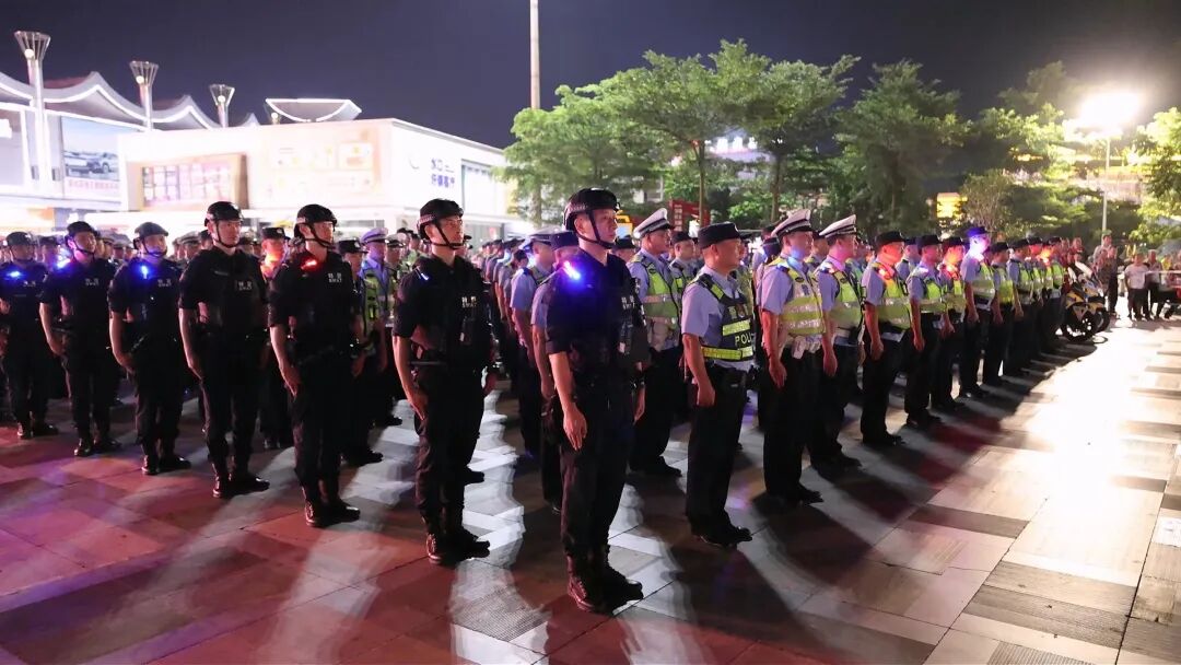 夜查亮剑！开平公安“强影2”强势出动筑牢全市治安防护网