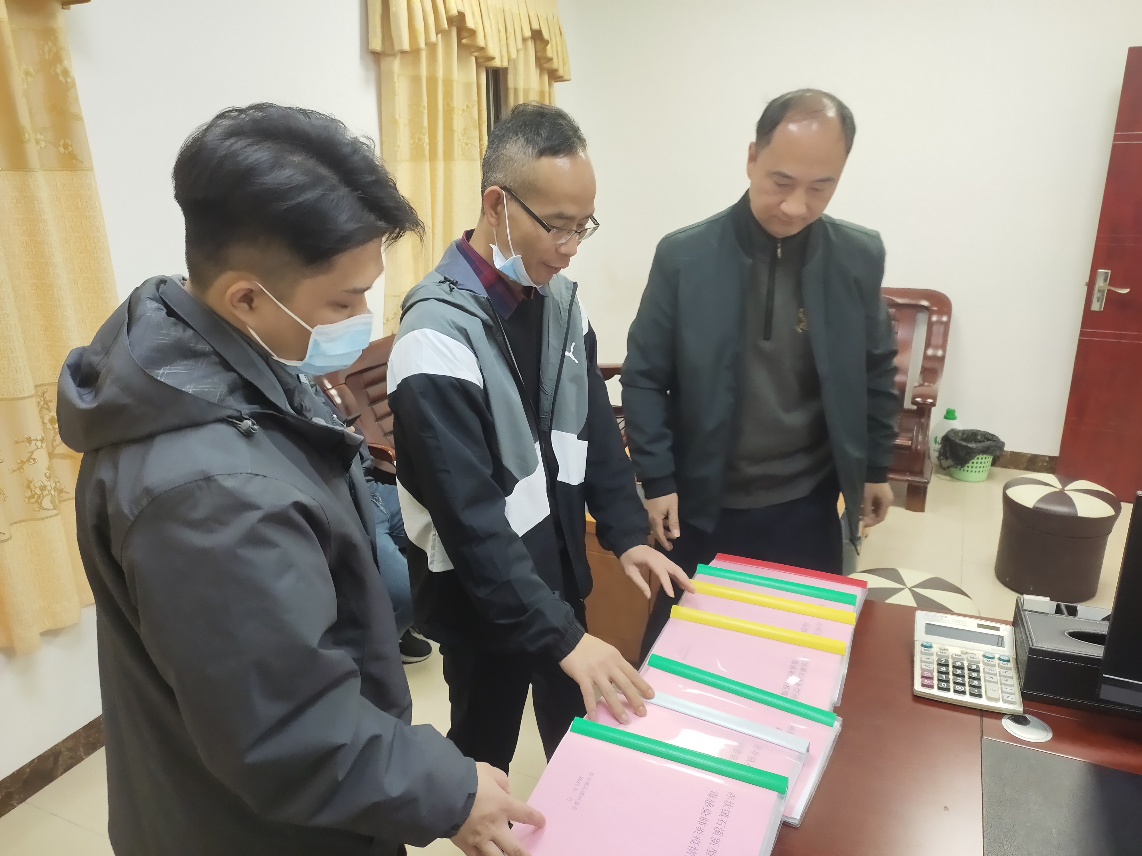 新冠疫情检查.jpg