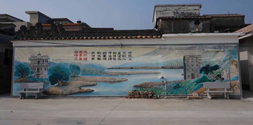 开平水口:多彩墙画绘出美丽乡村新风貌