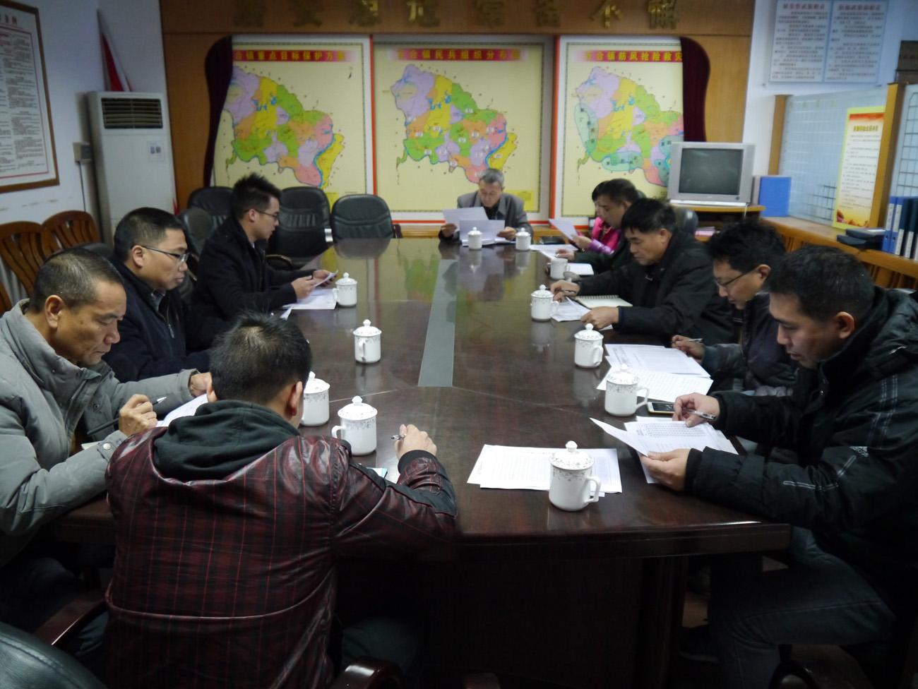 开平市驻百合镇市直机关扶贫工作联席会议.JPG
