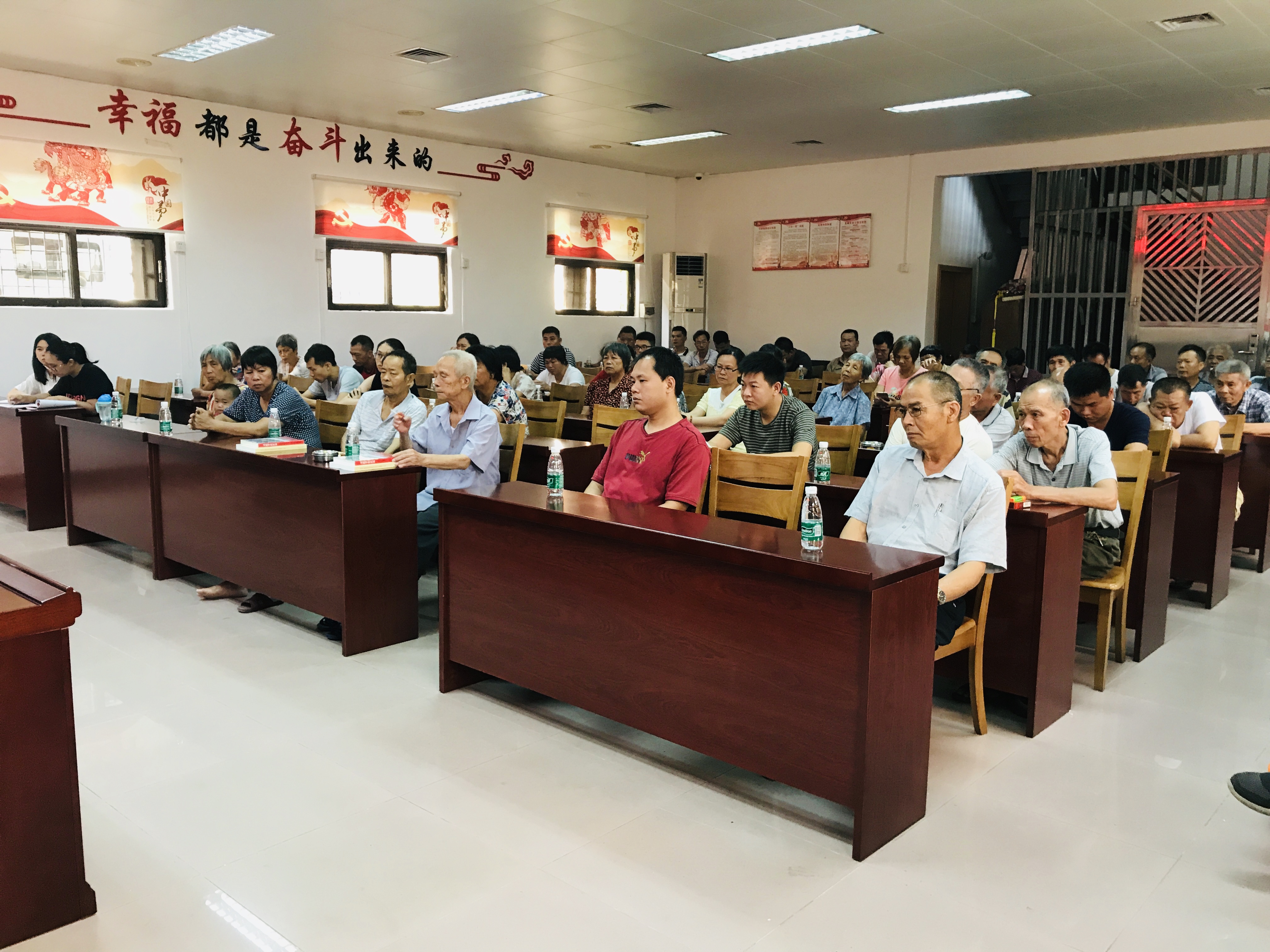 图片九三江社区主题教育会.jpg