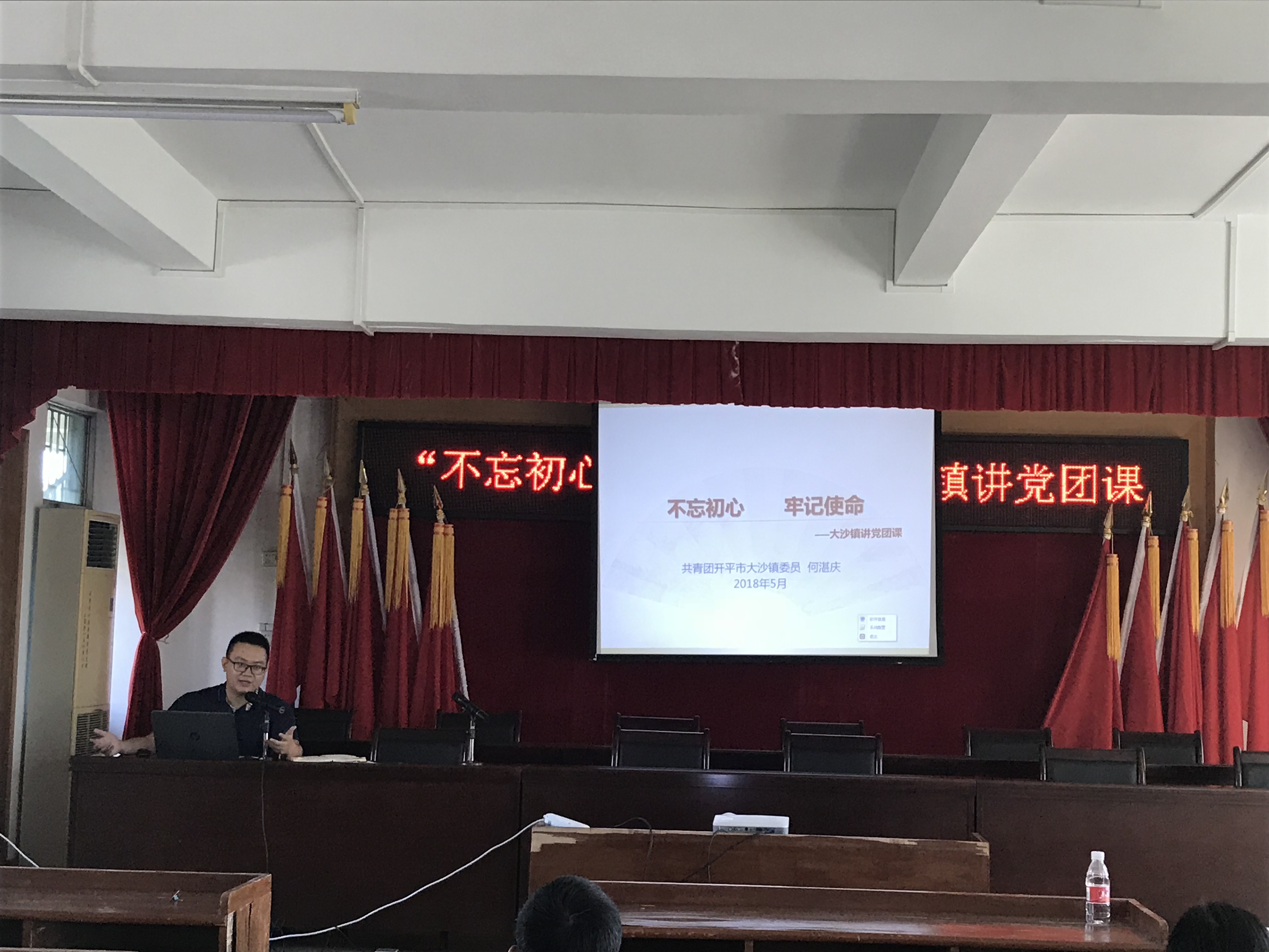 何湛庆1.jpg