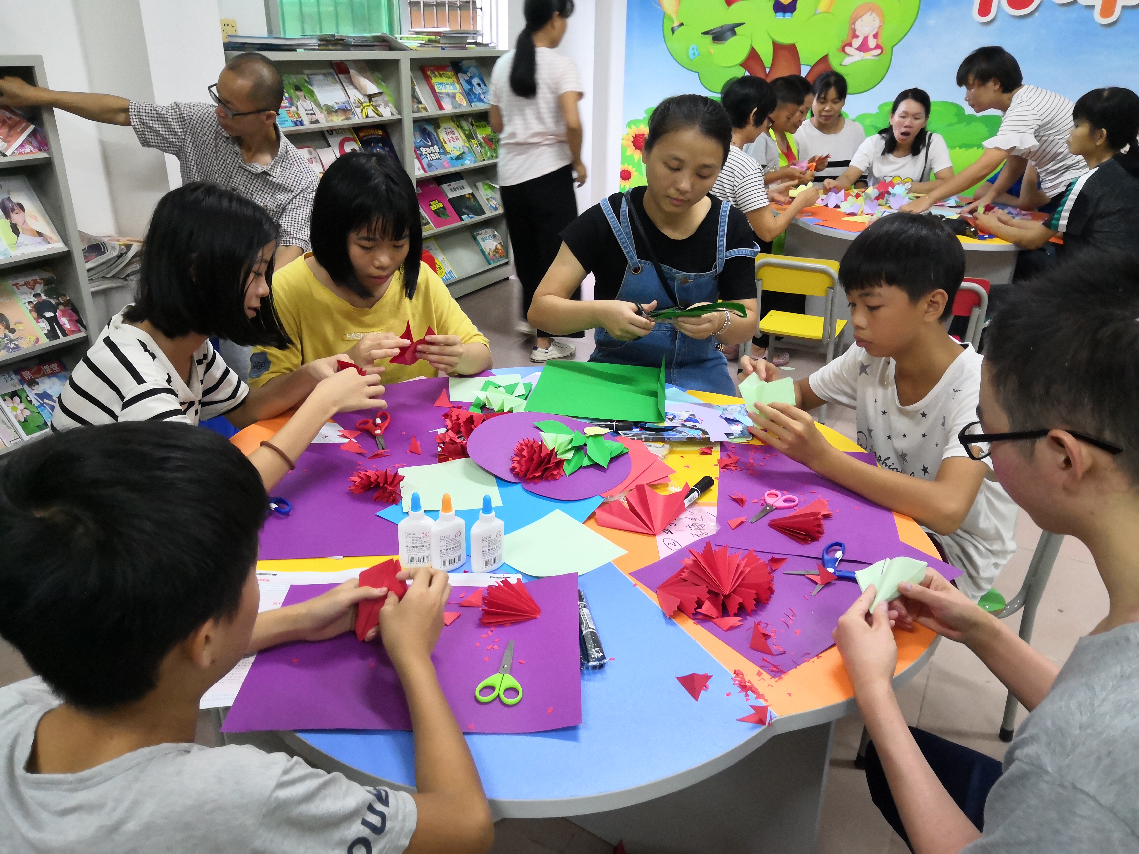 亲子手工制作现场2.jpg