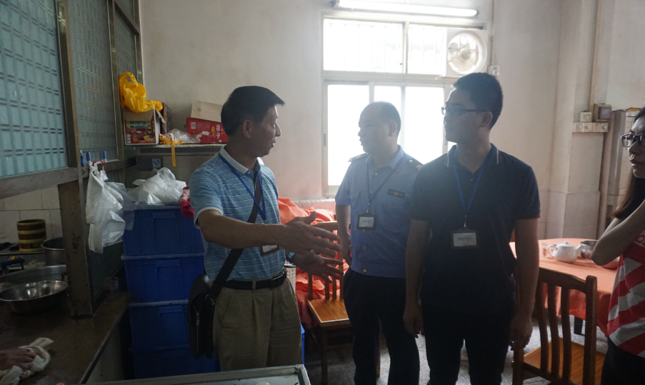 龙胜镇组织开展食品安全联合检查行动.png