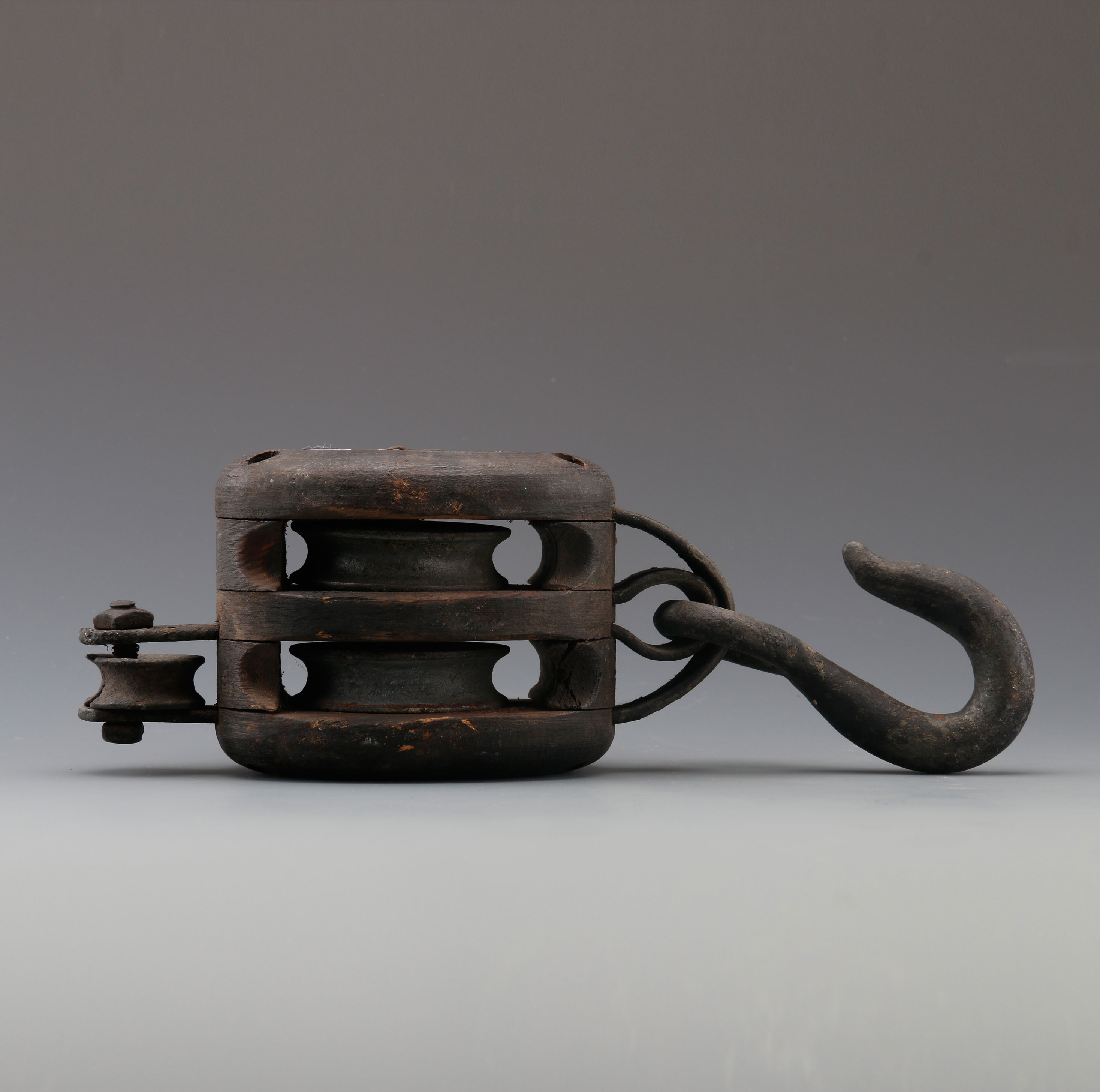 建筑施工用的铁质双滑轮