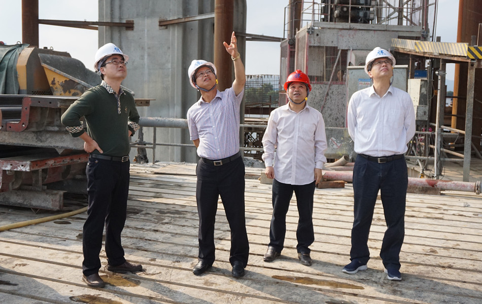 【开平市】开平市领导陈伟成,何俊贤带队对环城公路建设项目进行调研