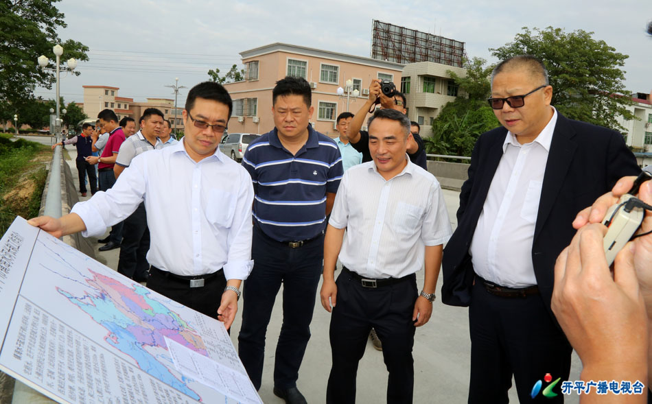 江门市委副书记胡钛到开平市检查镇海水河长制工作