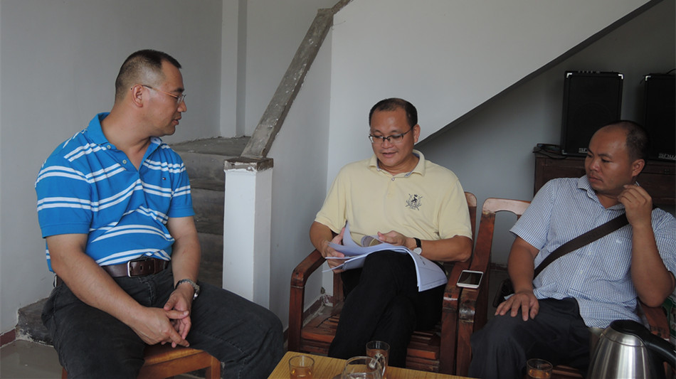 副市长莫劲锋到赤水镇督促指导软弱涣散村党组织整改工作