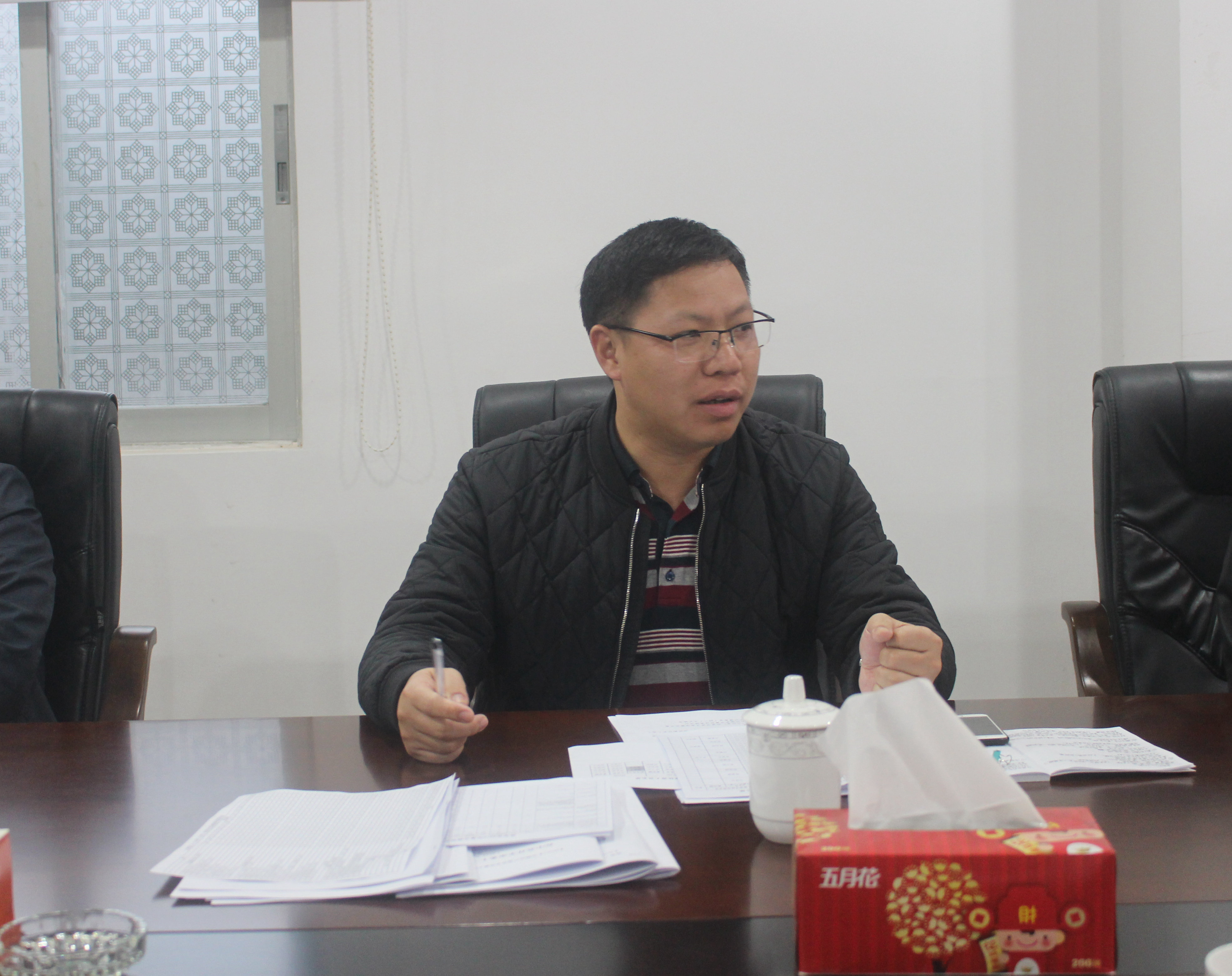 迅速传达学习贯彻市委十三届七次全会精神,镇委书记邝卫民作讲话