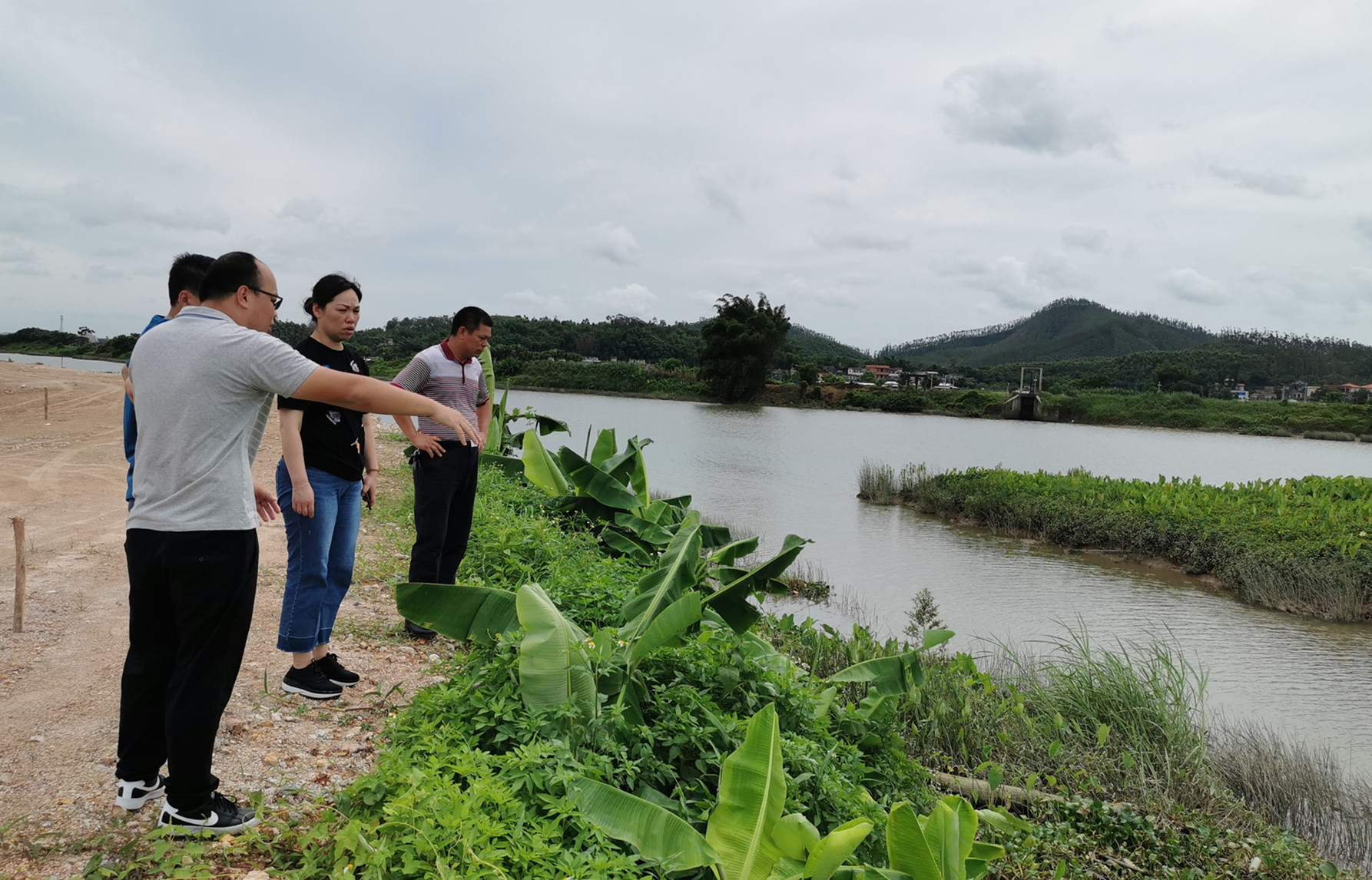 三埠街道主要领导带队检查做好强降雨防御工作