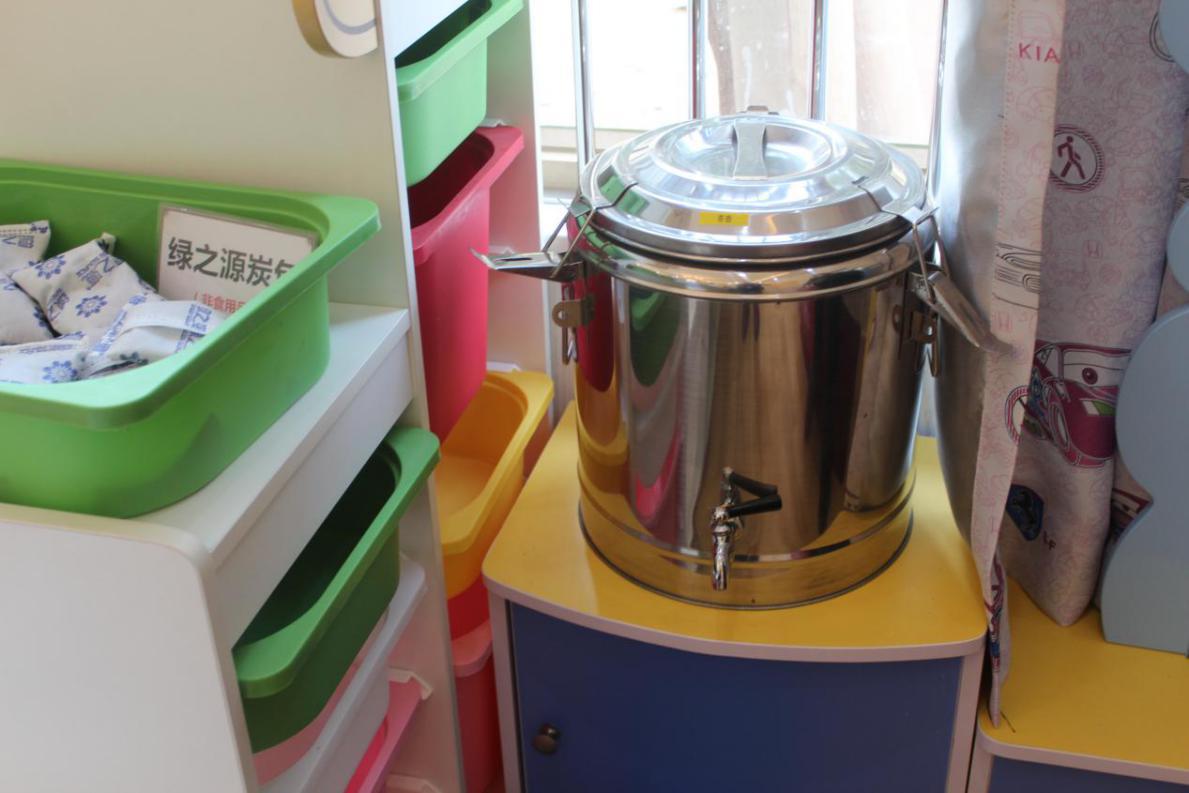 开侨附属幼儿园饮用水保温桶