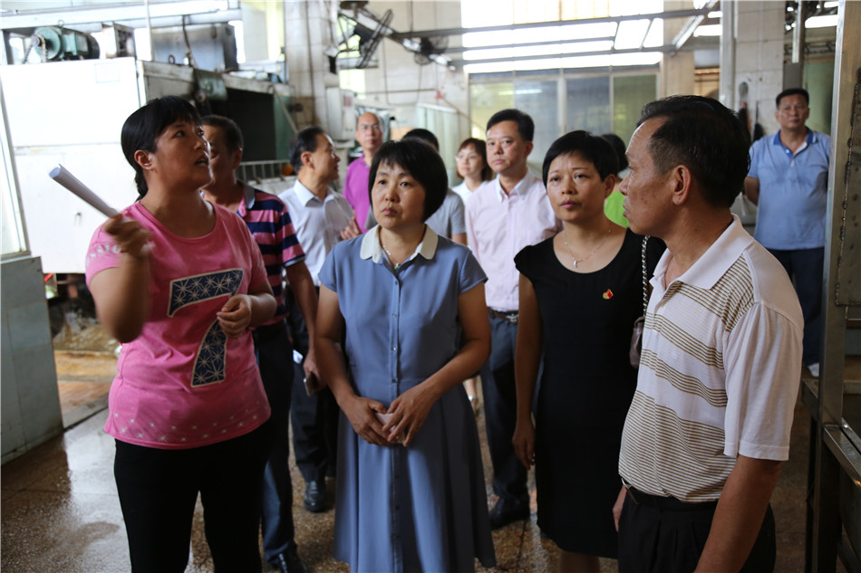 江门市副市长赖燕芬到开平督导食品安全工作迎"国检"
