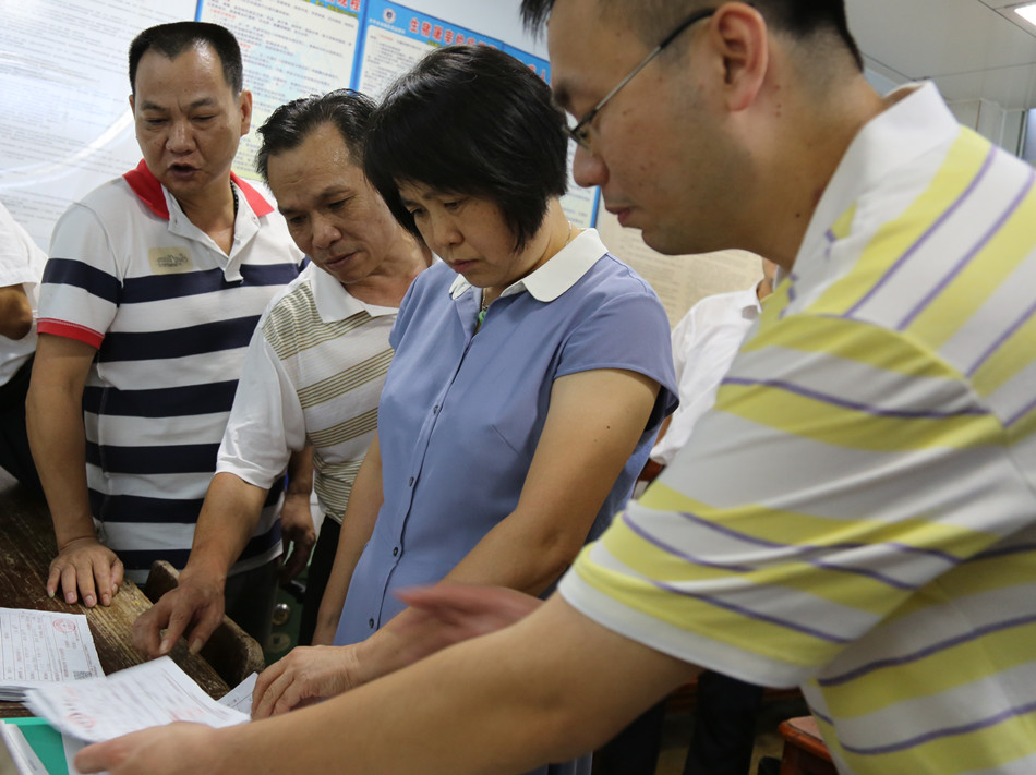 江门市副市长赖燕芬到开平督导食品安全工作迎"国检"